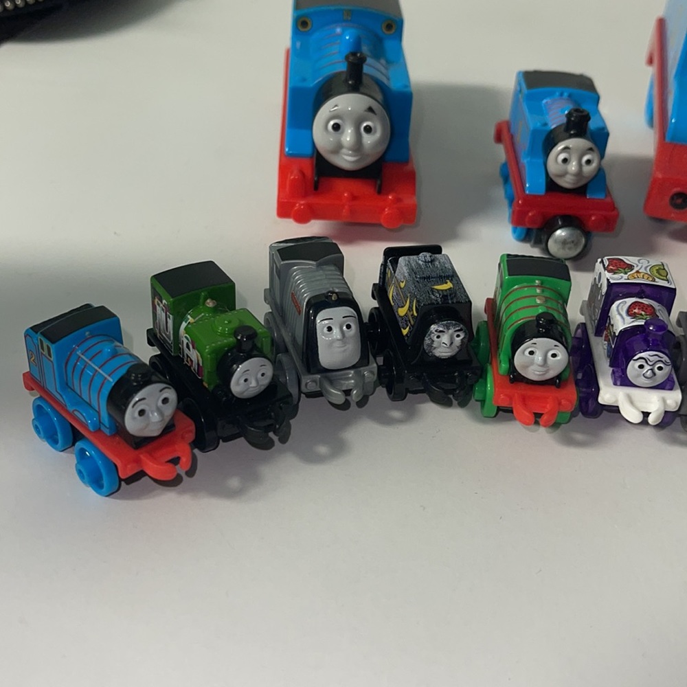 Thomas & friends bundle - Picture 3 of 4
